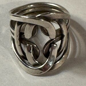 Unisex Silver tone(unmarked) knotted/scroll ring design size 7.5